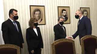 Президентът Румен Радев изтъкна при срещата си с представителите на партията на Слави Трифонов, че в момента е нужно отговорно правителство с устойчива подкрепа в парламента