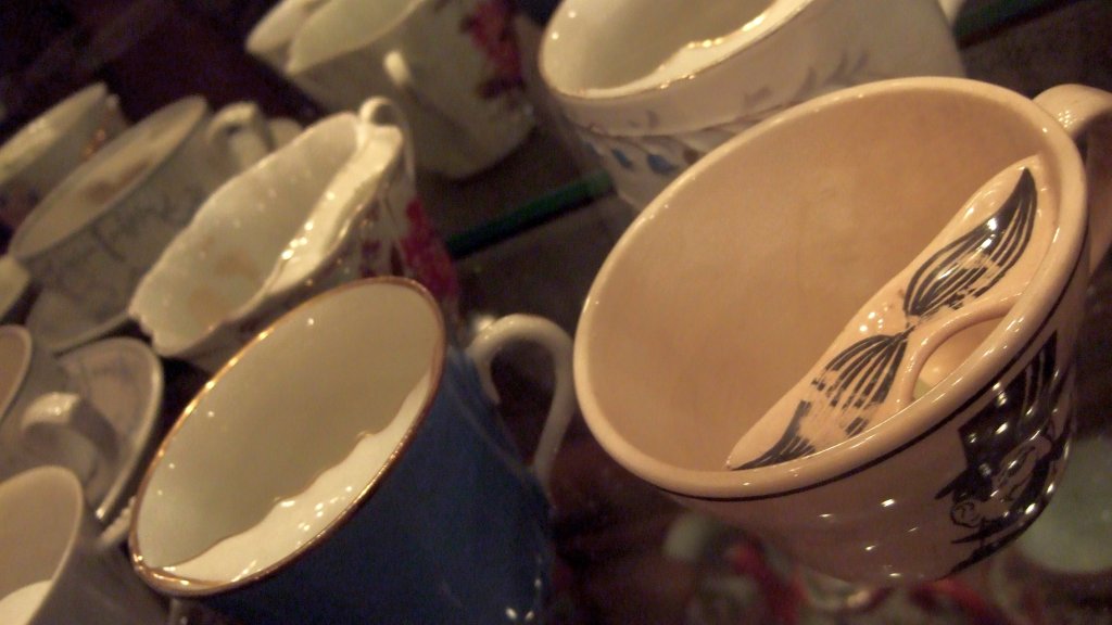 Moustache_cup_Tea_museum