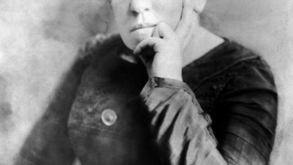Emma_Goldman_seated