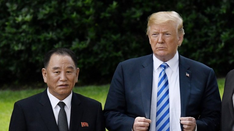 Обратът идва след разговор на президента на САЩ с бивш шеф на севернокорейското разузнаване