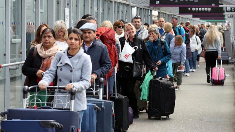 134. Летище Единбург, Шотландия
Обща оценка: 6,29 от 10
Точност на полетите: 6,6
Качество на обслужването: 7,0
Отзиви на пасажерите: 1,8