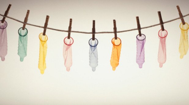 4 години живот

Повечето презервативи на пазара имат срок на годност 4 години, стига да се съхраняват на хладно и сухо място. Ако сте си купили кондоми миналата година и все още не сте ги използвали, няма място за паника. Ако са много и датират от няколко години назад, от сексуалния ви живот има какво да се желае.