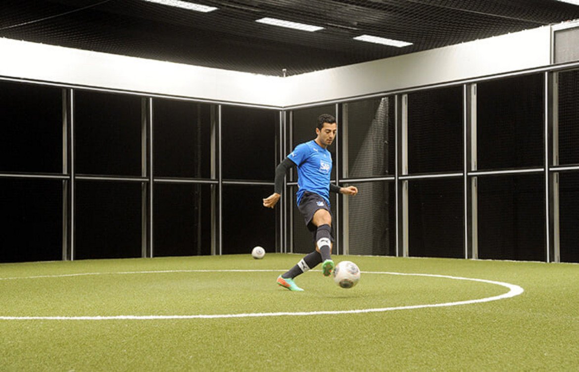 В съвременния футбол се тренира не само тялото, но и мозъкът. И тук на помощ идва военната авиация