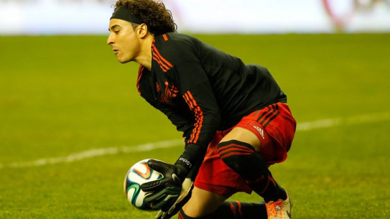 Гилермо Очоа - Аячо
Цена: свободен агент
Интерес от: Арсенал
Един от най-стабилните вратари на Мондиала. Договорът му с френския Аячо изтече, като острата нужда на Арсен Венгер от попълнение на този пост прави трансфера му в Арсенал почти сигурен