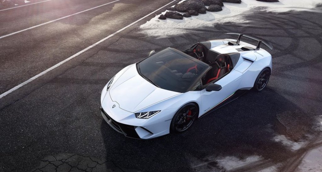 Lamborghini  
Окей, приключихем със здравия разум: Lamborghini Huracán Performante Spyder има V10 и 640 коня. Това което няма е покрив. 
Любопитно е да се отбележи, че Lamborghini ще пуснат електрическа кола само ако "тя може да вдигне над 300 км/ч 