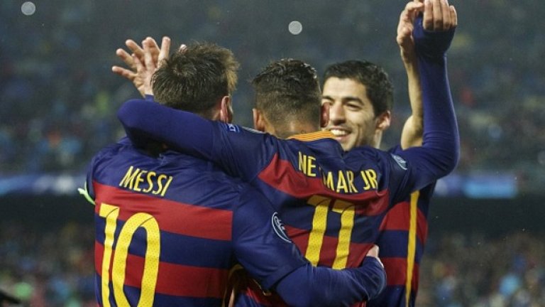 Барселона отново плаши. Преди сезона фаворити на букмейкърите за трофея бяха Барса, Реал и Байерн. Кой ви се струва най-убедителен от трите отбора? Баварците се движат уверено на домашната сцена, водят с 4 точки, бележат с лекота.