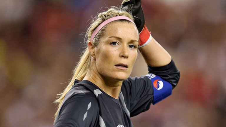 42. Ема Бърн, футбол. Вратарката на Арсенал е любимка на феновете на отбора, очевидно защо.