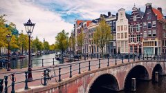 Защо местните жители вече бягат от централните квартали на Амстердам
