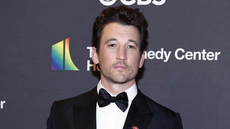 Майлс Телър
Домът на звездата от “Топ Гън: Маверик”, закупен за 7,5 милиона долара, също е унищожен до основи. Майлс Телър и съпругата му се преместиха в тази къща през 2023 г., като за тях тя беше домът-мечта. Беше оборудвана със собствен киносалон и фитнес. Вчера актьорът сподели в Instagram снимка на изгорелия имот, придружена с емотиконка на плачещо човече.