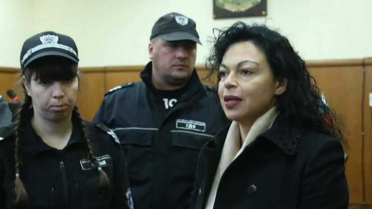 Евгения Банева се оплака от ареста, иска промяна на мярката