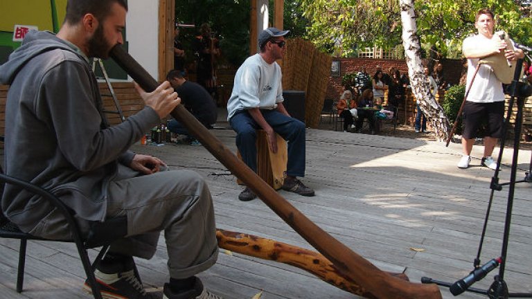 Тъпани и гайди