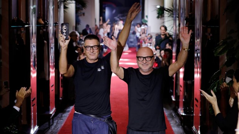 Модната къща Dolce amp Gabbana обяви че от тази година ще спре