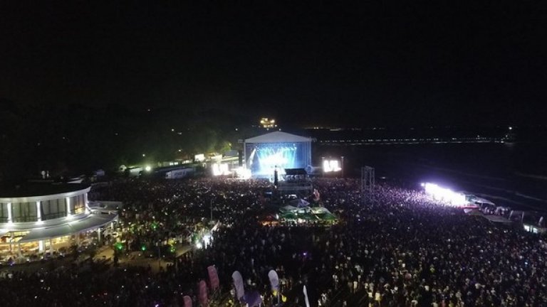 Безкомпромисни Kasabian на втория ден на Spirit of Burgas 2015