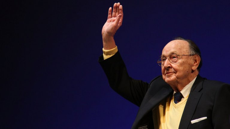 След обединението на Германия (1990 г.) Геншер остана на поста, но две години по-късно се оттегли поради влошено здравословно състояние.