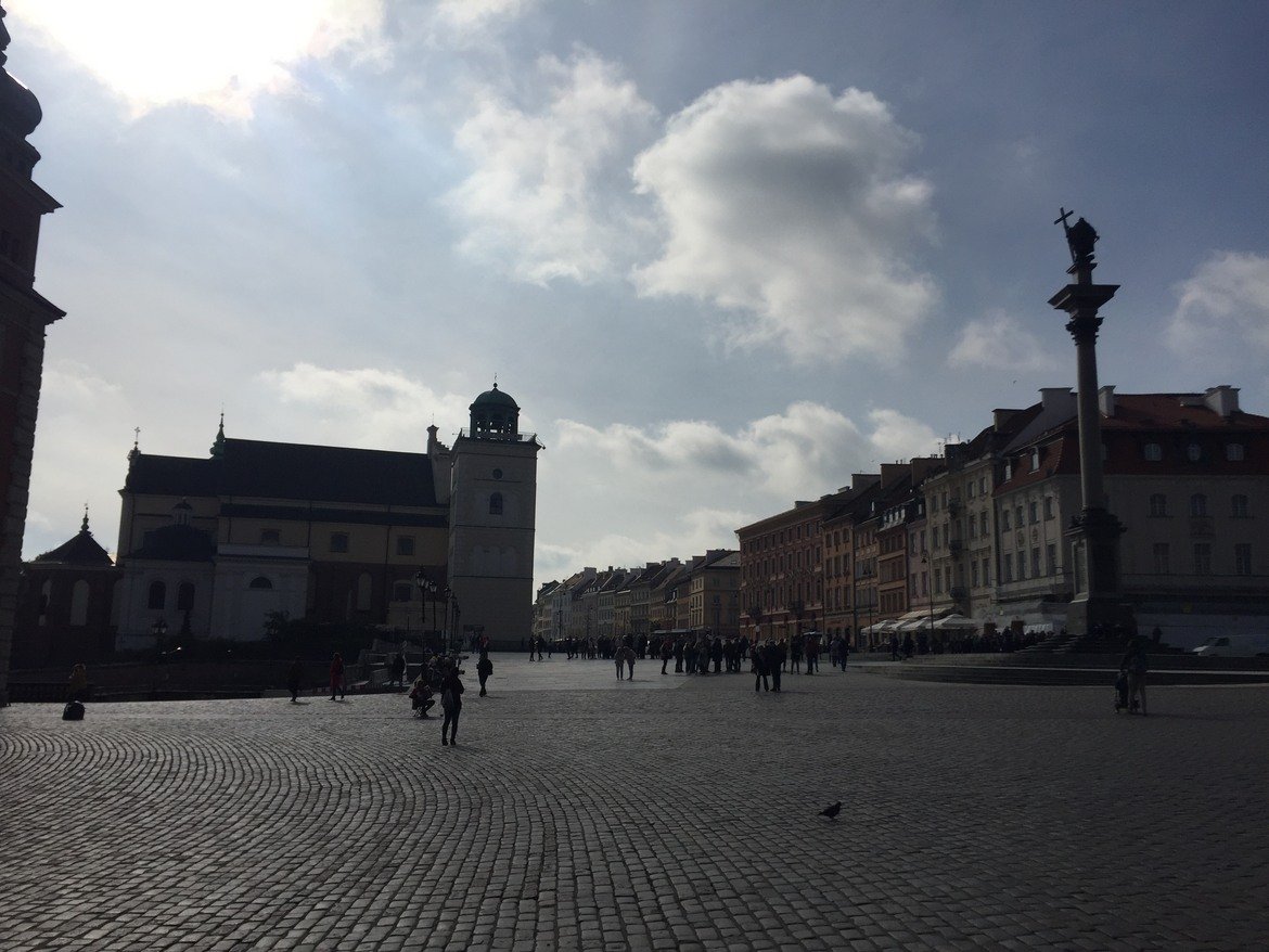 Варшава: Свят в пламъци, свят в лед