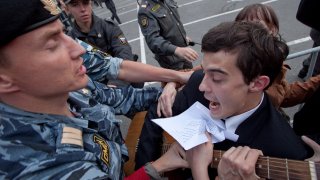 Главният редактор на The Insider е трябвало да замине от Русия в същия ден, в който полицията влиза в дома му за обиск