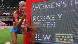 Юлимар Рохас подобри един от "брадатите" рекорди в леката атлетика