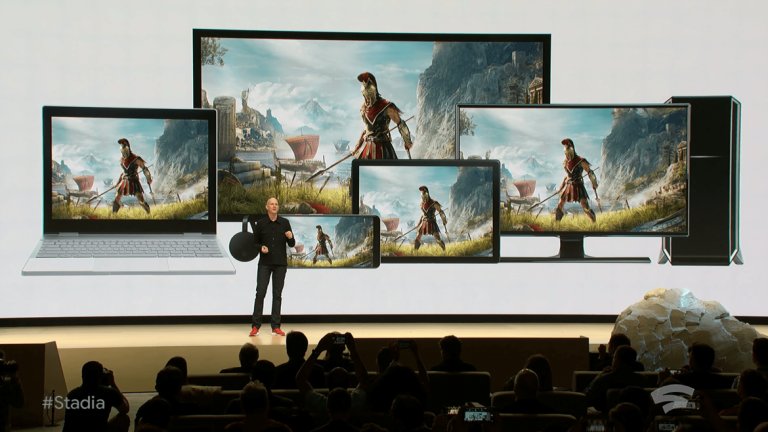 2020 г. – годината на Google Stadia?
В края на миналата година Google даде заявка за по-сериозно присъствие в света на гейминга чрез своята стрийминг платформа Stadia. Kакто донякъде можехме да предположим, нейният дебют не беше кой знае колко добър. През 2020 г. обаче се очаква, че гигантът ще увеличи значително както техническата стабилност на платформата, така и нейният каталог. А възможността да играем игрите директно през YouTube си остава примамлива поне на теория. Google вече обеща, че през следващите 12 месеца ще добави над 100 нови игри в Stadia, като поне дузина от тях ще бъдат ексклузивни за услугата. Освен това, Google вече тества възможността услугата да върви и на Android телефони, различни от собствената му серия Pixel. Подобна амбиция означава, че компанията гледа повече от сериозно на този проект - нещо, което мнозина подозираха, че няма да се случи и че Stadia бързо ще поеме по пътя на десетките уж иновативни проекти на Google, които компанията безславно изоставя, когато види, че не работят.