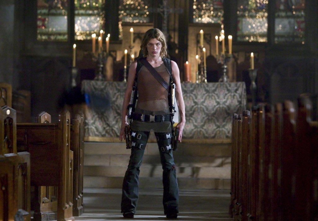 Мила Йовович в Resident Evil: Apocalypse (2004)