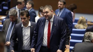 Какво предвиждат промените в Основния закон за служебните правителства, главния прокурор и ВСС