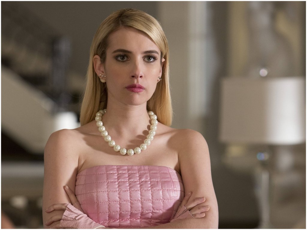 Шанел Оберлин 
Сериалът е „Scream Queens“, от януари може да го гледате и по родния FOX, а пък най-готиното нещо в него е мадам Шанел. Да, името не е случайно. Социопатична водачка на глутница женки, бягаща от сериен убиец, е луда и чаровна едновреме