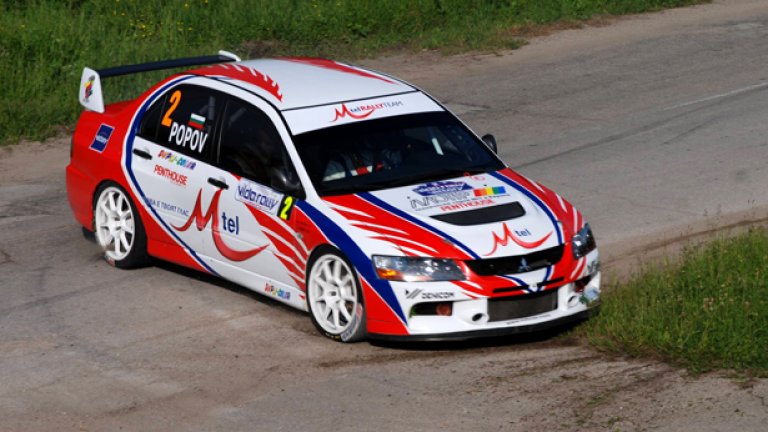 Ясен Попов не беше пуснат да стартира, защото автомобилът му не беше "обут" с гуми "Pirelli