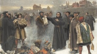 Karl_Aspelin-Luther_uppbränner_den_påfliga_bullan