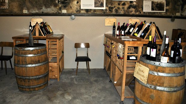 В Дома на виното са представени и настоящи производители