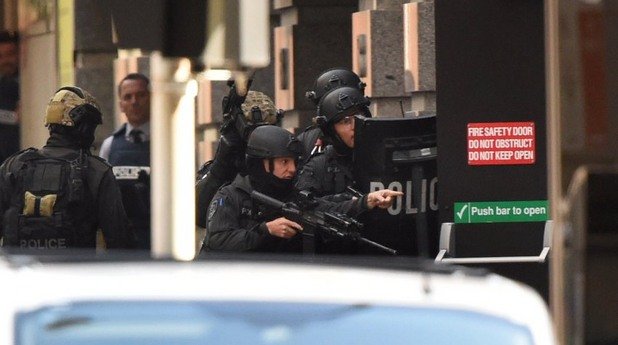 Терорист взе заложници в Сидни (на живо)