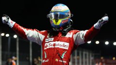 Фернандо Алонсо триумфира в Гран при на Сингапур