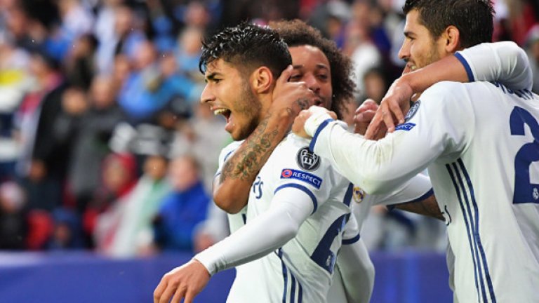 3. Марко Асенсио и Лукас Васкес
За качествата на Лукас Васкес вече имахме идея, след като попадна и в състава на Висенте дел Боске за Евро 2016. 20-годишният Марко Асенсио обаче заслужава специално внимание. Младокът превзе левия фланг на атаката в мача срещу Севиля и създаде достатъчно опасни положения. Голът му пък бе нещо специално.