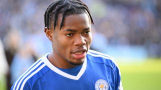 Чутовна глупост по африкански: Отказа се от Купата на Африка заради Лестър, но се прецака с безумен червен картон