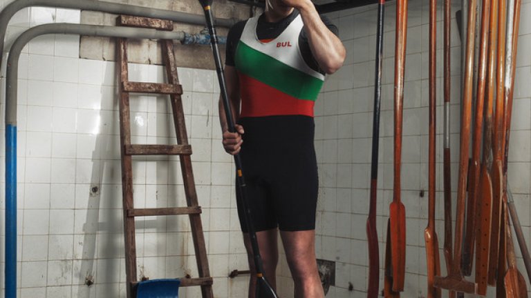 Портрет на Борис Недялков - роден на 25 юни 1993-та във Видин. Той е осемкратен републикански шампион на България на едноместен каяк. Eдинственият български участник на Младежките олимпийски игри в Сингапур през 2010 година. Шести на вропейското първенство в Хърватия през 2011-та за юноши в четириместен каяк на 1000 метра