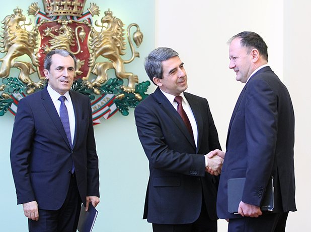 Тримата първи: премиерът Орешарски, президентът Плевнелиев и председателят на 42 НС Михаил Миков
