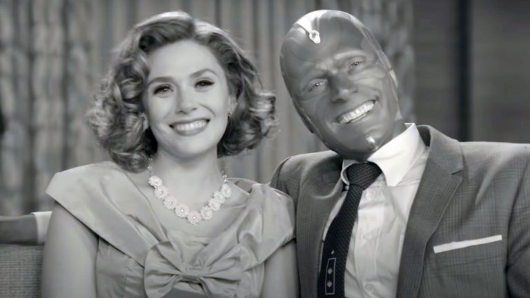 WandaVision (Disney+) - 15 януари
Време е вселената на Marvel да започне своя трансфер и към малкия екран. Не, че досега нямаше сериали за нея, но тук говорим за големите имена от пантеона на супергероите. WandaVision ще разгледа съдбата на Уанда Максимов след Endgame - тя е загубила любимия си - киборга Вижън, както и много приятели, но ще трябва да се научи да живее с това. Или пък не точно. Сериалът обещава да разкрие далеч повече капацитетът на магическите сили на Уанда, да върне Вижън от мъртвите и дори да се заиграе с историята за техните деца. Как ще стане това? Ще видим на 15 януари.