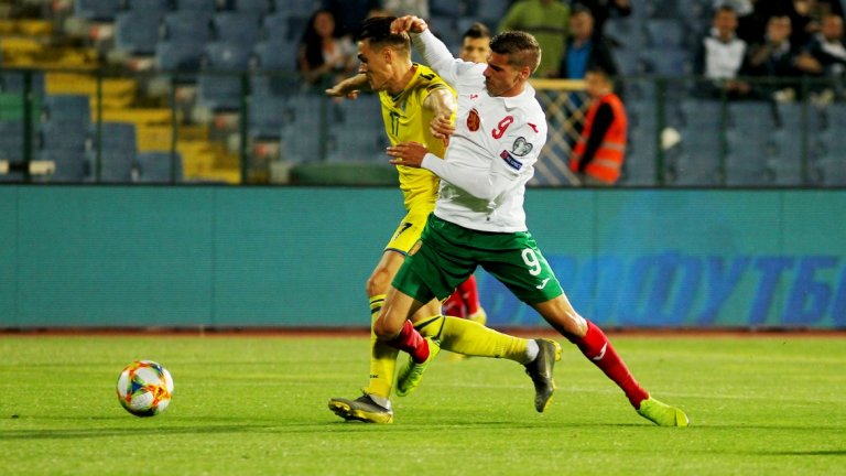 Тежкият мач срещу Косово мина на приливи и отливи, но България свърши физическите сили и загуби в края