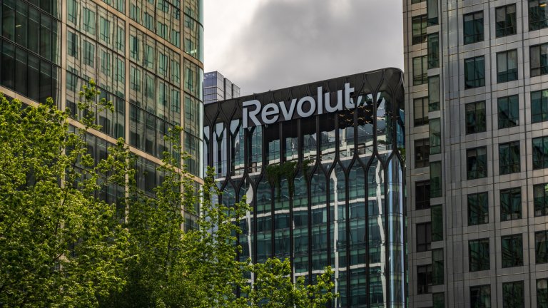 Revolut потвърди голямо изтичане на данни заради измама
