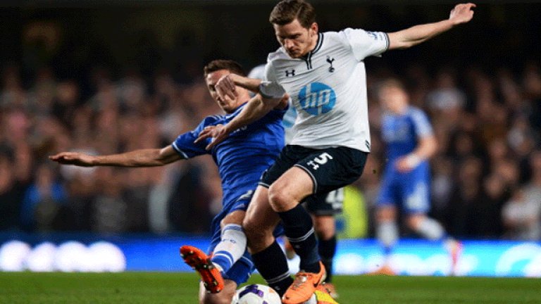 Ян Вертонген (Тотнъм)
Този сезон се очертава като огромно разочарование за Тотнъм, а това важи и за основните играчи в тима. През миналия сезон Вертонген попадна в идеалния състав на Висшата лига, а сега се представя доста под възможностите си. Вместо да е сред лидерите на тима, той често е апатичен на терена и сякаш няма търпение сезонът да свърши.
С това отношение очакваният от мнозина голям трансфер на Ян в Европа може изобщо да не се състои.