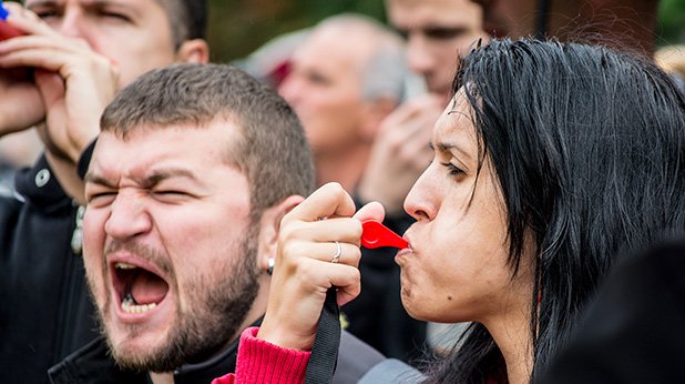 Мокро кафе пред парламента