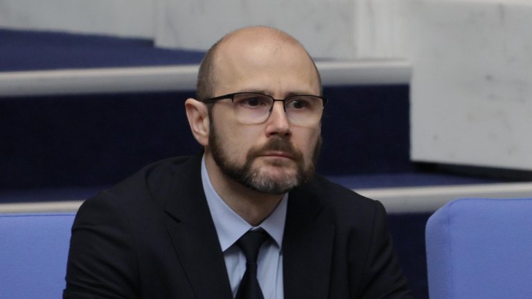 Според него Сарафов не помага за общественото доверие към прокуратурата