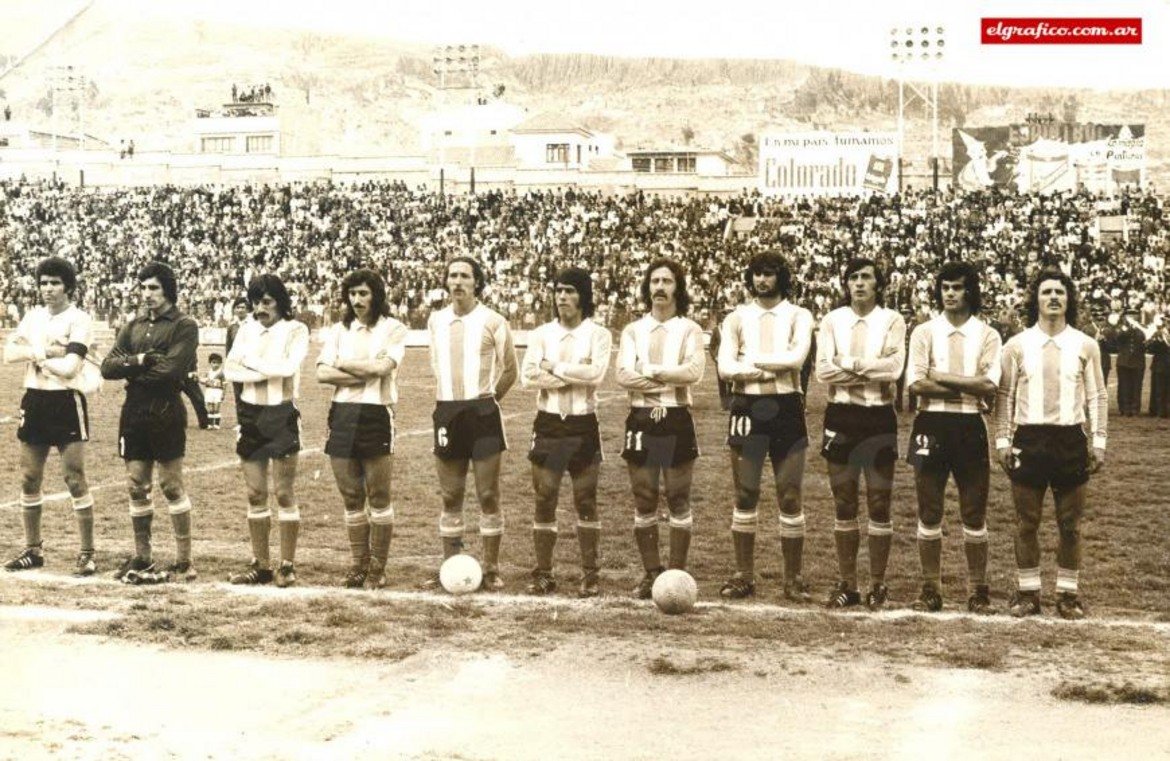 Аржентина бие с 1:0 в Ла Пас с гол на никому неизвестният Оскар Форнари-Фантома, наречен така, тъй като това се оказва първият и последният му мач с екипа на "гаучосите".