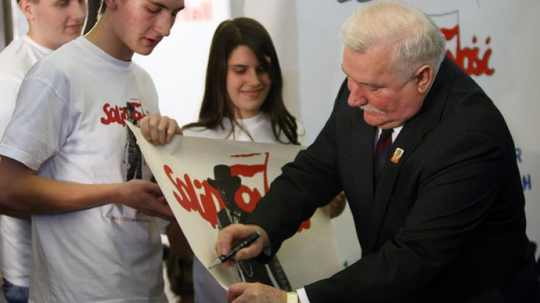 Валенка е жив идол за младите полоколения