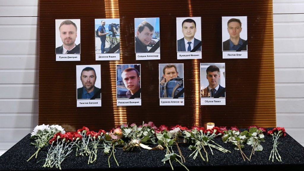 Moscow residents pay tribute to Tupolev Tu-154 plane crash victims