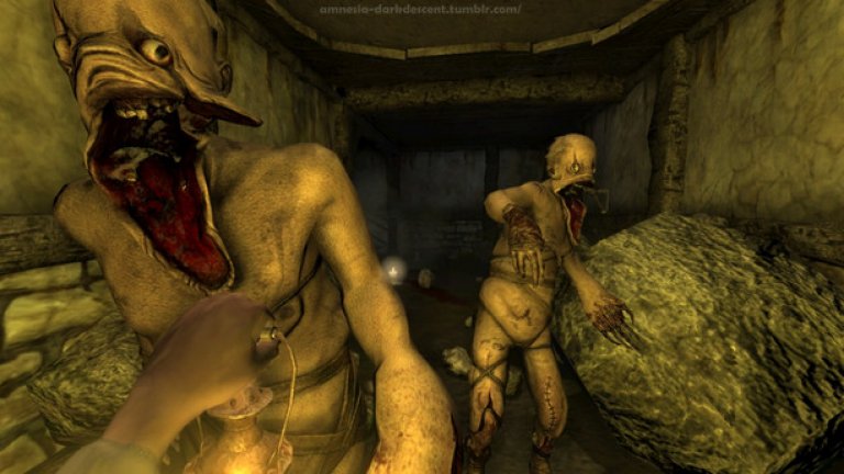 Amnesia: The Dark Descent е още една от най-въздействащите игри в последните години. Залага не толкова на самия сблъсък с противниците, колкото на напрежението и бягането от тях. Но и когато се появяват, чудовищата не разочароват