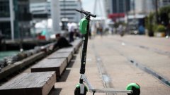 Lime пусна е-скутери под наем в София