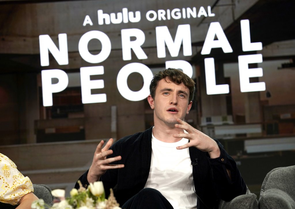 Пол МескалИрландският актьор заема четвърто място в класацията на People. Може да го гледате в романтичния минисериал на Hulu – “Normal People”, който дори му носи номинация за наградата „Еми“.