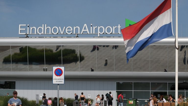 "Топ 10", но... отзад напред

132. Летище Айндховен, Холандия 
Обща оценка: 6,39 от 10
Точност на полетите: 5,9
Качество на обслужването: 7,2
Отзиви на пасажерите: 5,1