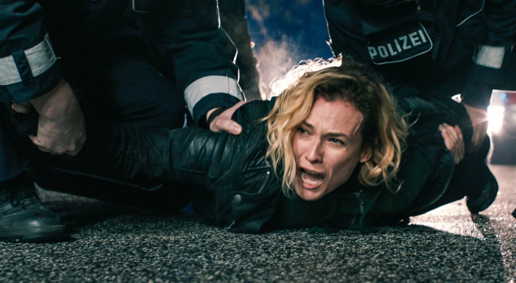 Най-добър чуждестранен филм: In The Fade
И тук нашият фаворит \"120 удара в минута\" се размина с награда... 