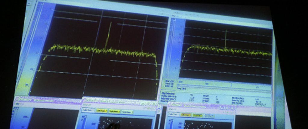 Comet-bound space probe sends message to Earth