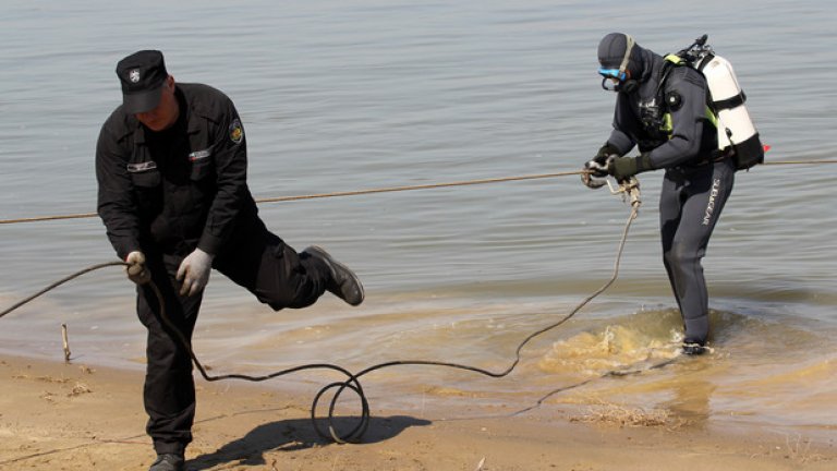 Военни демонстрираха водолазни умения (снимки)